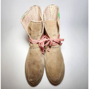 SANUK Suede Booties Chestnut Ankle Boots Arrows lining Size 8